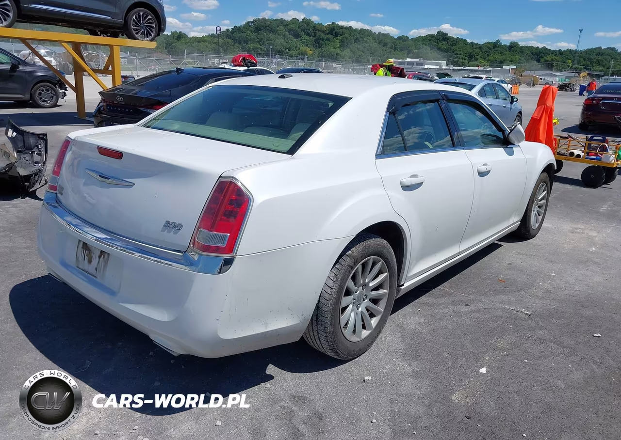 2012 Chrysler 300 VIN:2C3CCAAG3CH166524 - 4