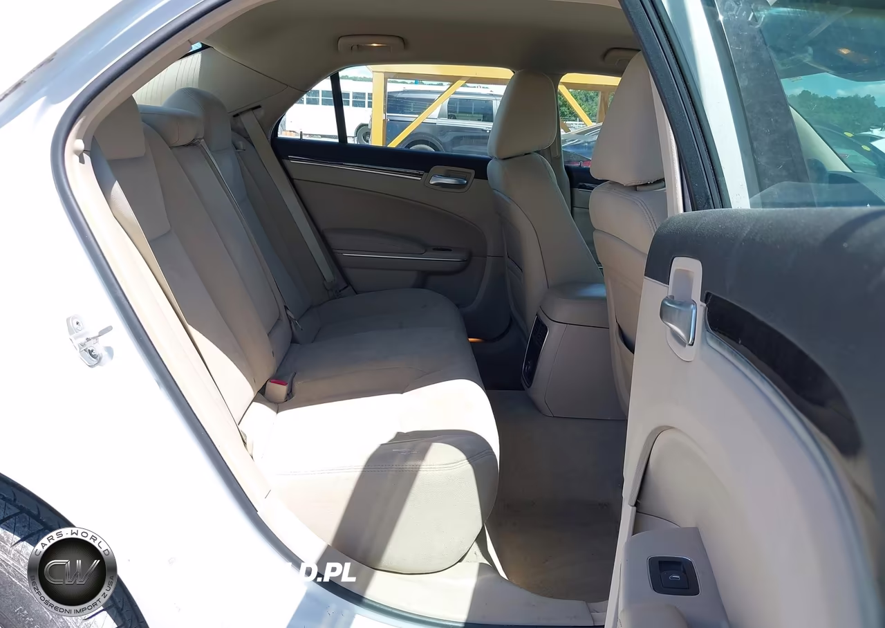 2012 Chrysler 300 VIN:2C3CCAAG3CH166524 - 8