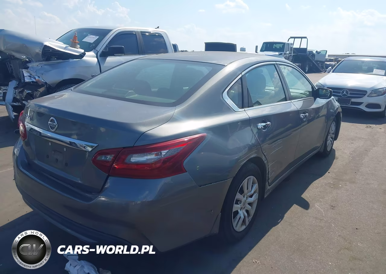2018 Nissan Altima 2.5 S VIN:1N4AL3AP5JC233757 - 4