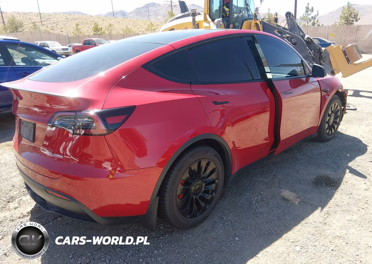2023 Tesla Model Y Performance Dual Motor All-Wheel Drive VIN:7SAYGDEF7PF632110 - 4