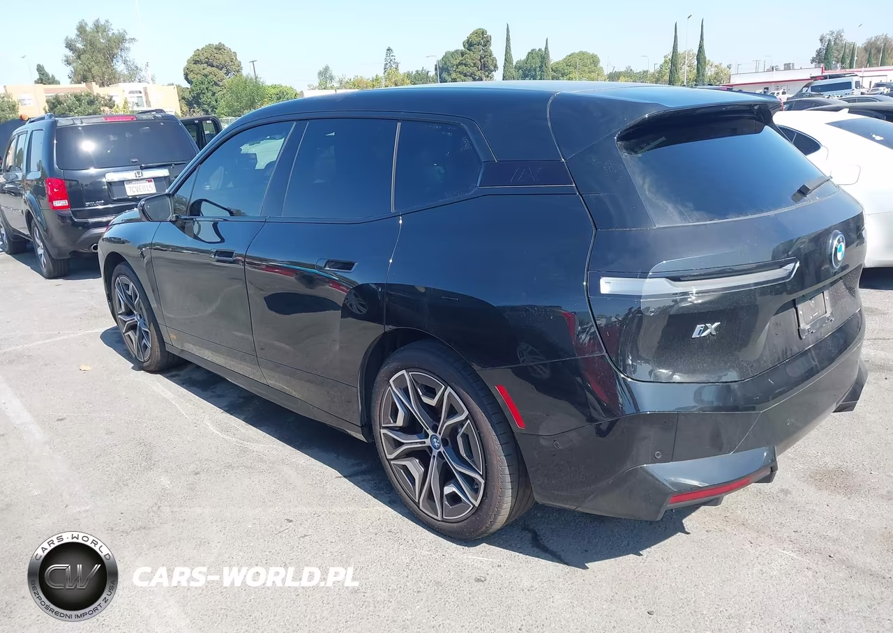 2025 BMW Ix xDrive50 VIN:WB523CF06SCT92553 - 3