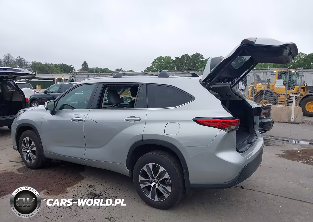 2023 Toyota Highlander Xle VIN:5TDKDRBH9PS011350 - 3