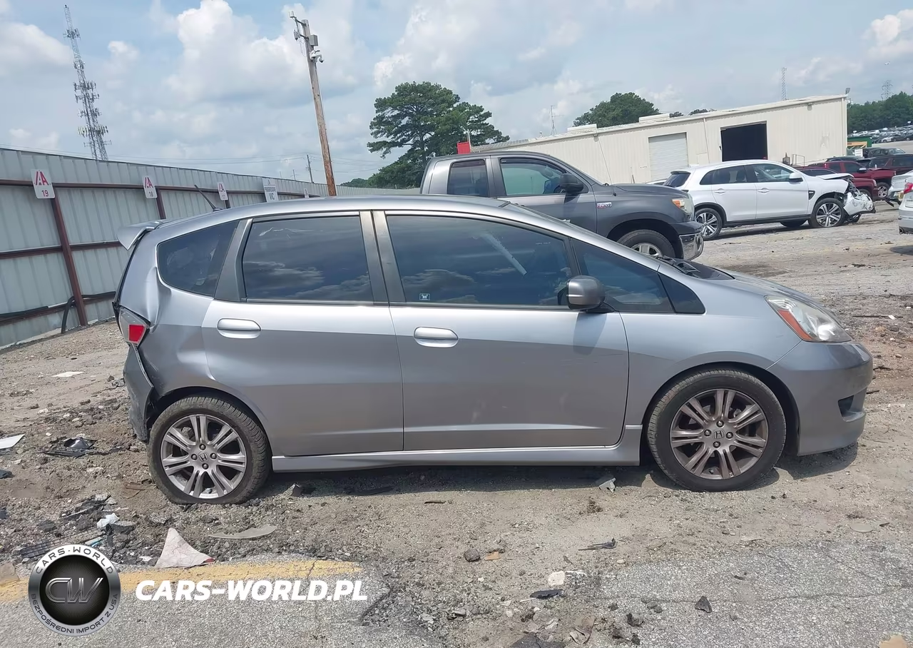 2010 Honda Fit Sport VIN:JHMGE8H4XAS021299 - 13