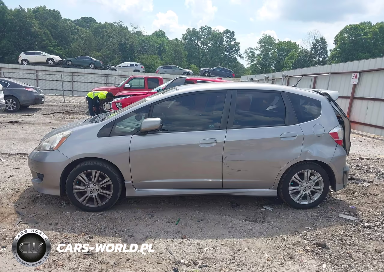 2010 Honda Fit Sport VIN:JHMGE8H4XAS021299 - 14