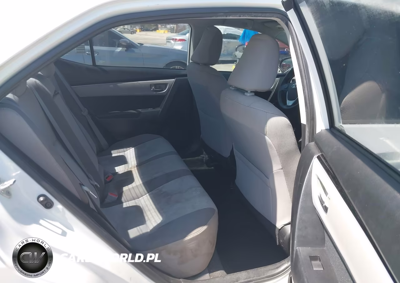 2018 Toyota Corolla Le VIN:5YFBURHE5JP770798 - 8