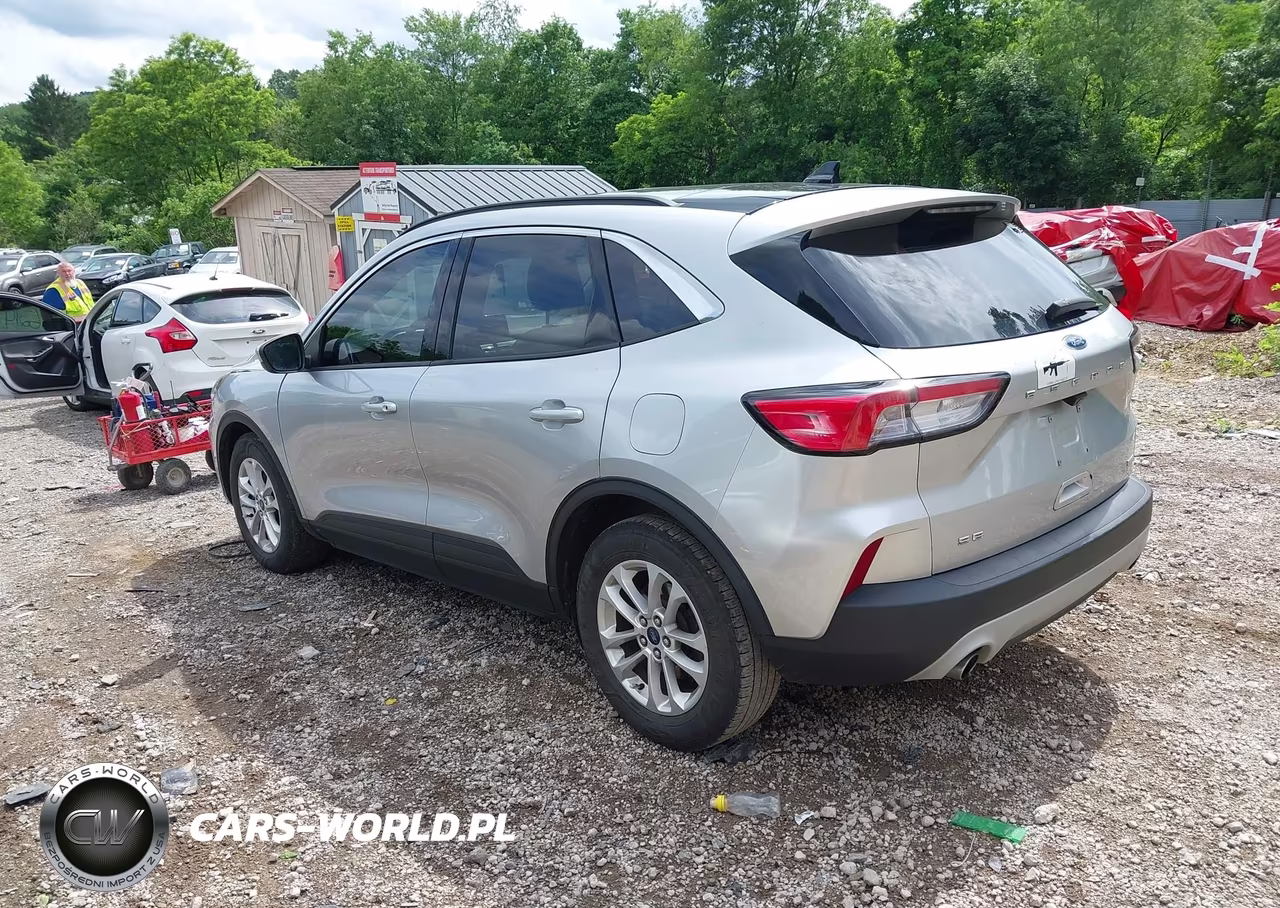 2020 Ford Escape Se VIN:1FMCU0G64LUA08705 - 3