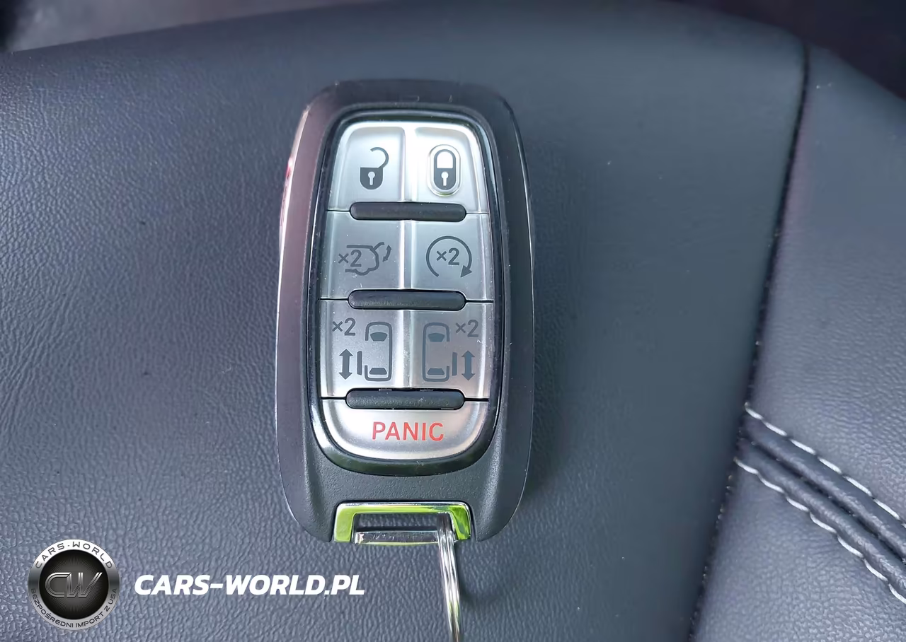 2025 Chrysler Pacifica Select VIN:2C4RC1BGXSR551530 - 11