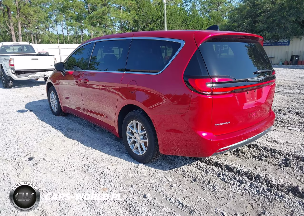 2025 Chrysler Pacifica Select VIN:2C4RC1BGXSR551530 - 3