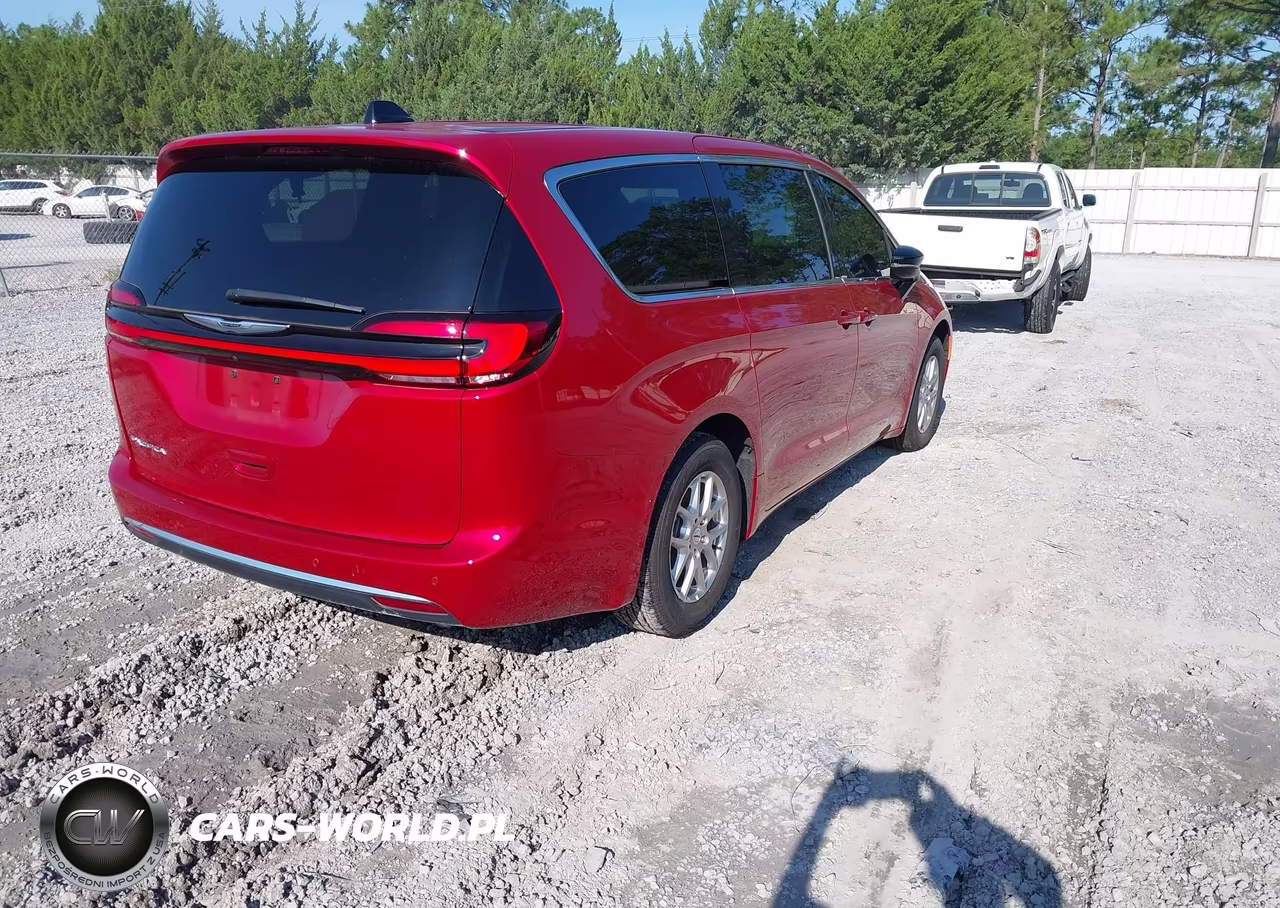 2025 Chrysler Pacifica Select VIN:2C4RC1BGXSR551530 - 4