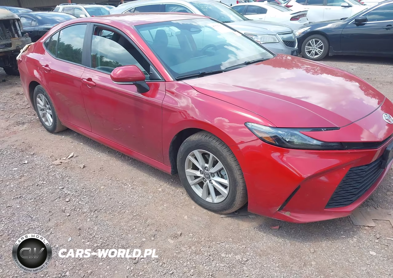 2025 Toyota Camry Le – zdjęcie 1 z 16