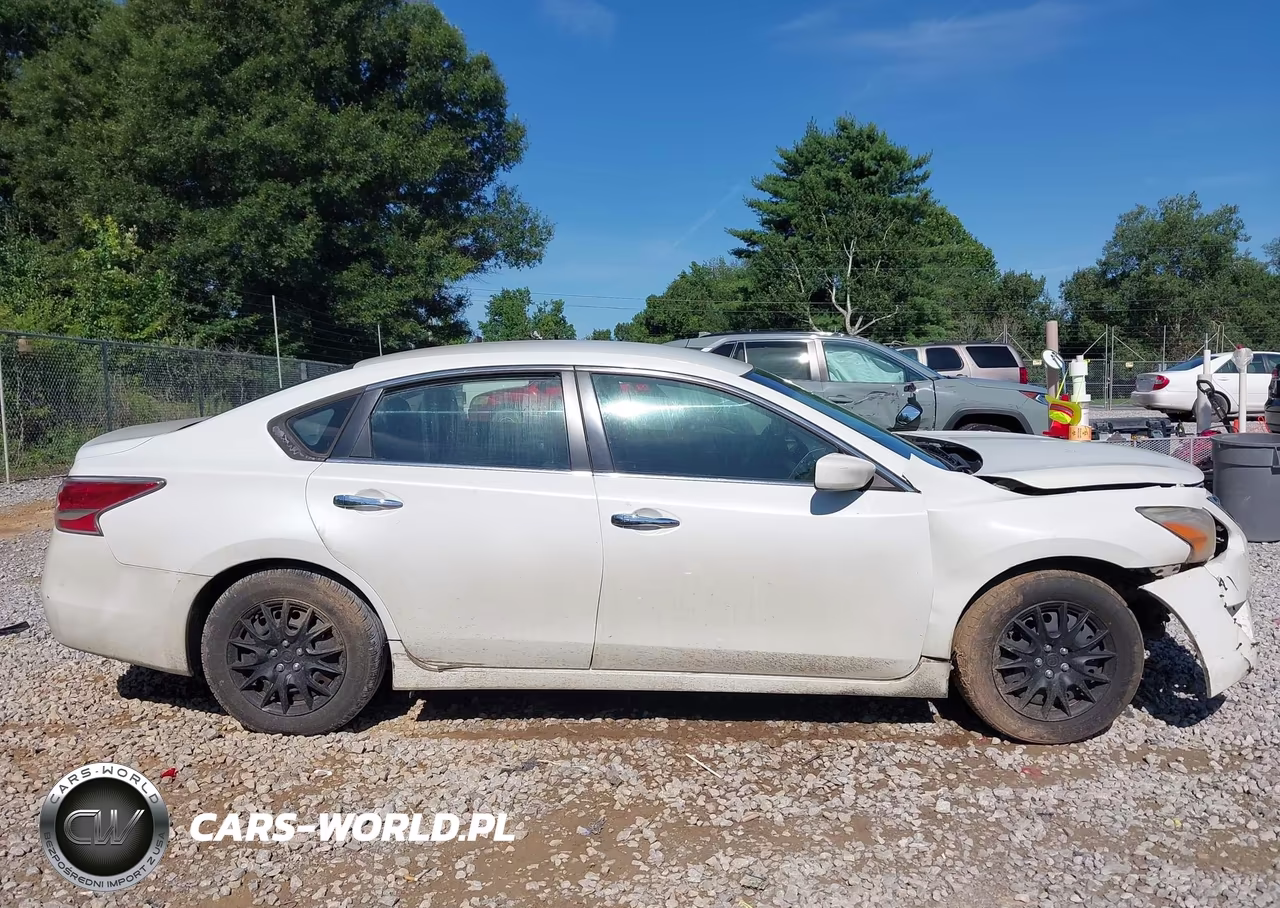 2014 Nissan Altima 2.5 S VIN:1N4AL3AP7EN255270 - 13