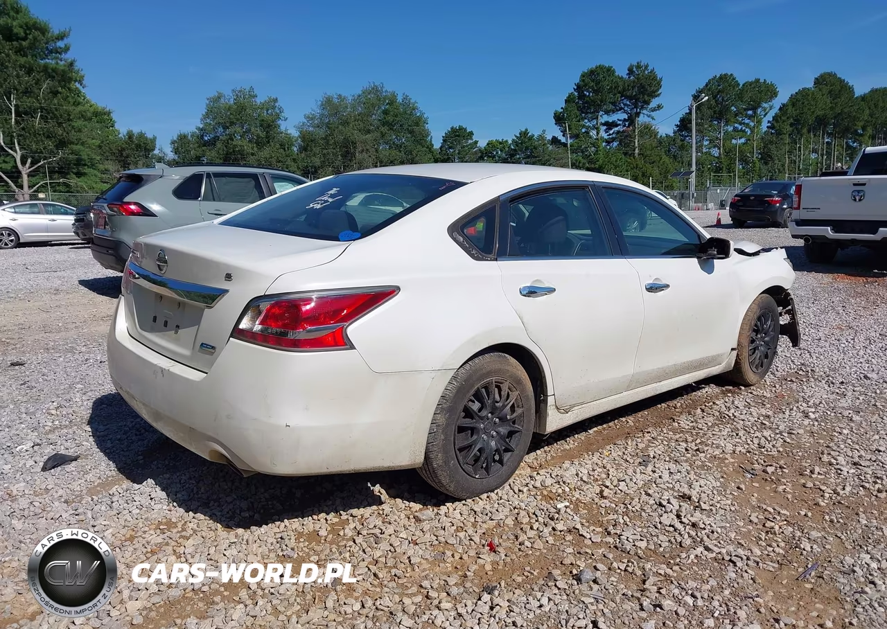 2014 Nissan Altima 2.5 S VIN:1N4AL3AP7EN255270 - 4