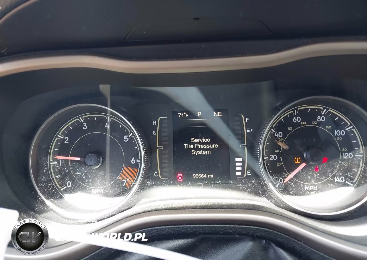 2014 Jeep Cherokee Sport VIN:1C4PJMAB2EW169377 - 7