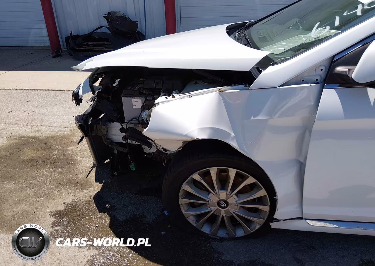 2015 Hyundai Sonata Limited VIN:5NPE34AF1FH102247 - 6