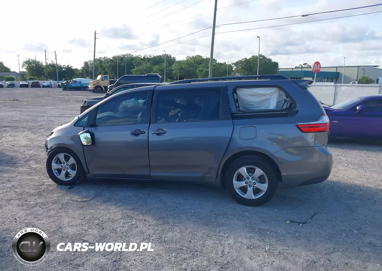 2015 Toyota Sienna Le 8 Passenger VIN:5TDKK3DC1FS621553 - 13