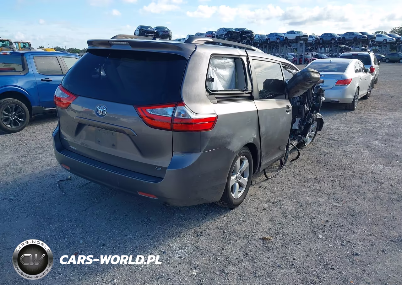 2015 Toyota Sienna Le 8 Passenger VIN:5TDKK3DC1FS621553 - 4