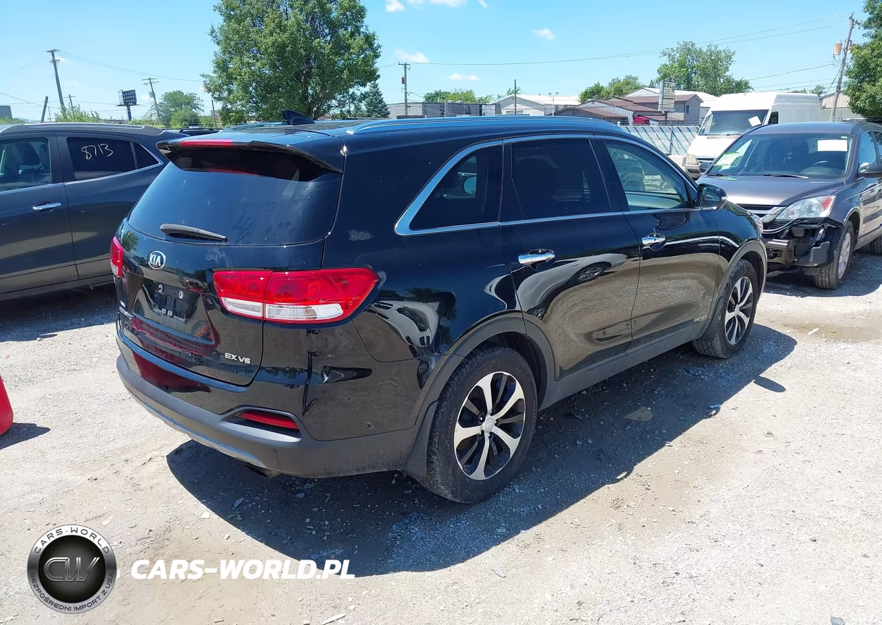 2018 Kia Sorento 3.3L Ex VIN:5XYPHDA55JG412189 - 4