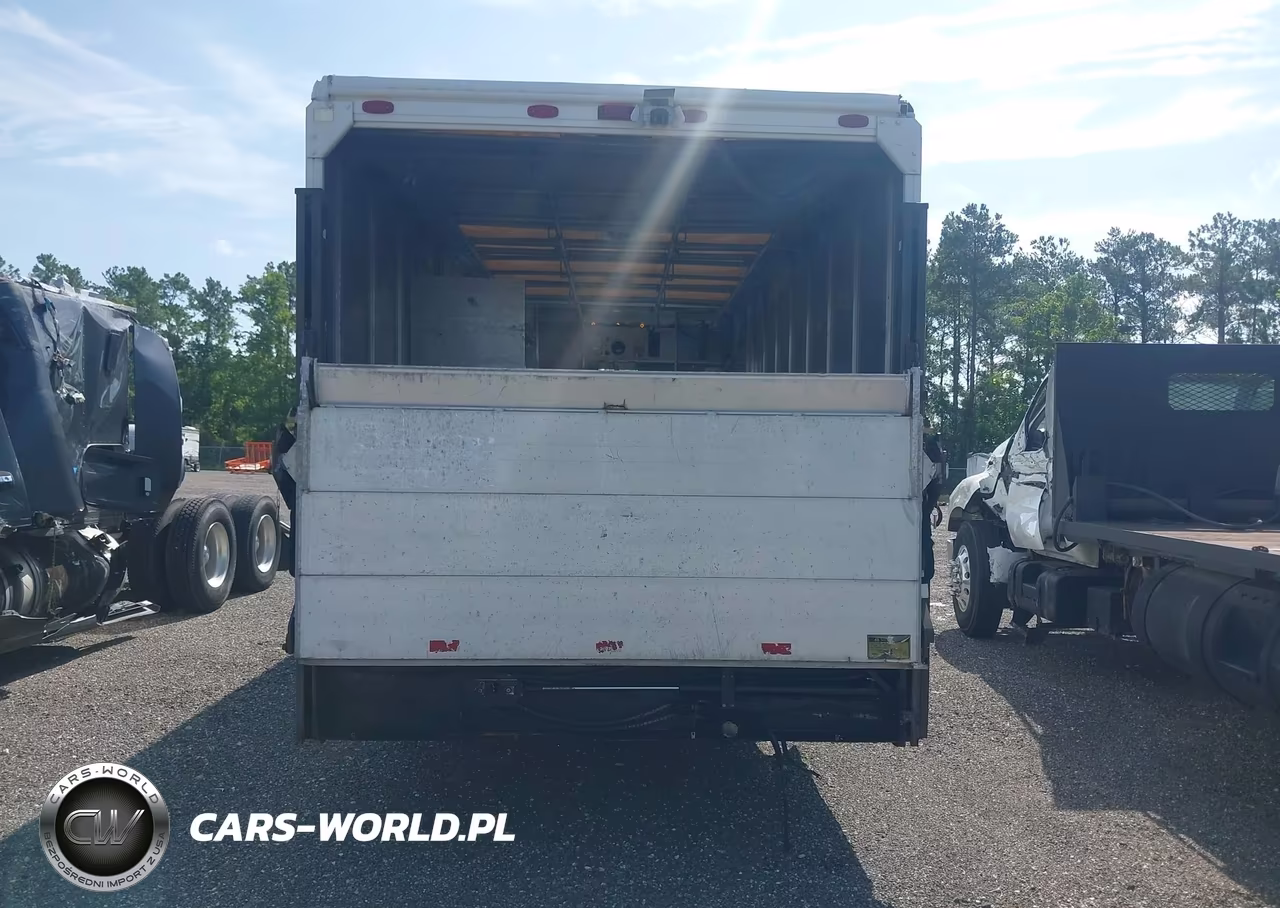 2007 Freightliner Chassis M Line Walk-In Van VIN:4UZAAPBW77CY18728 - 15