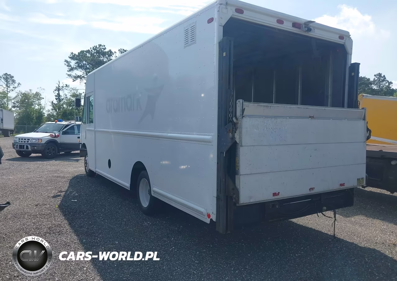 2007 Freightliner Chassis M Line Walk-In Van VIN:4UZAAPBW77CY18728 - 3