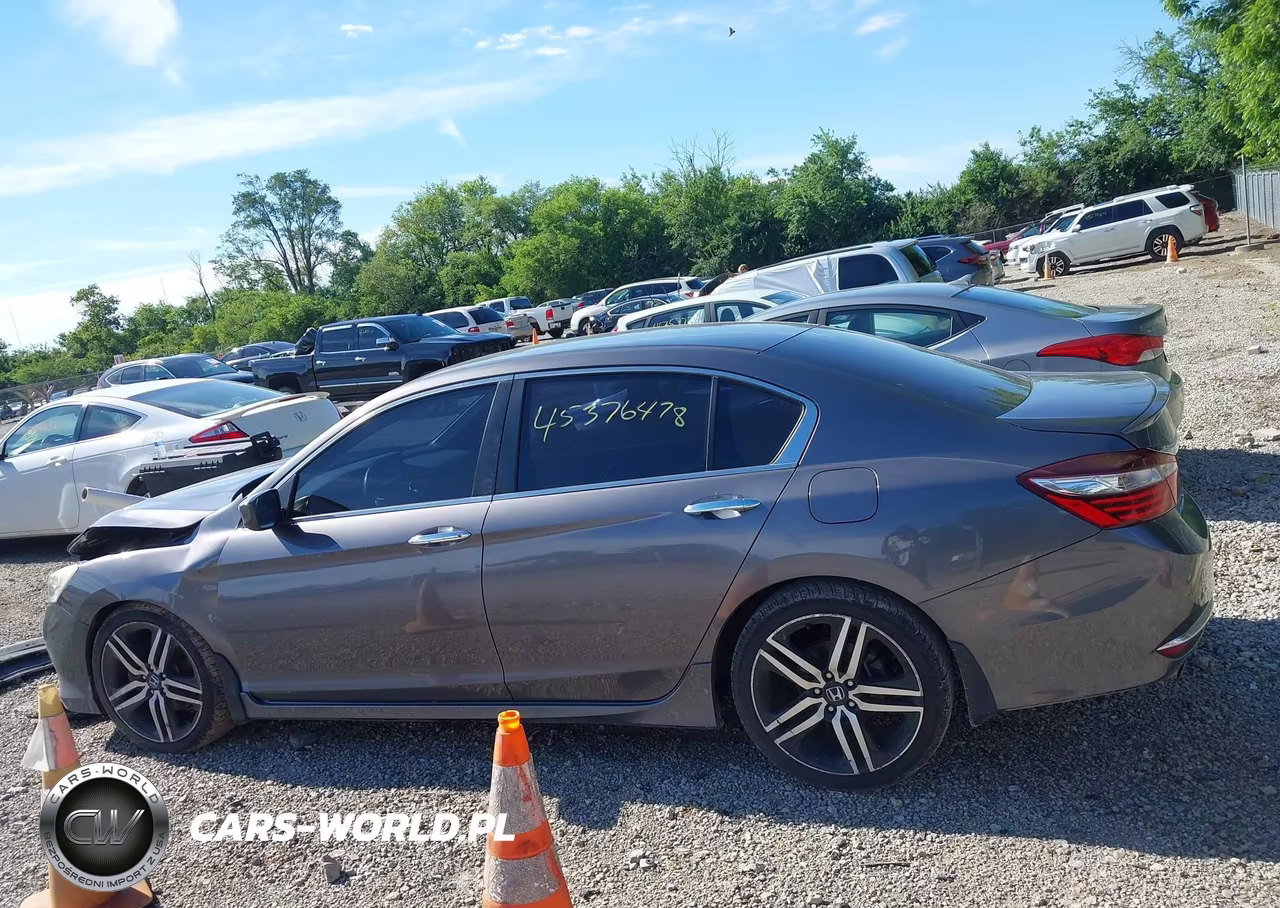 2017 Honda Accord Sport VIN:1HGCR2F50HA265977 - 14