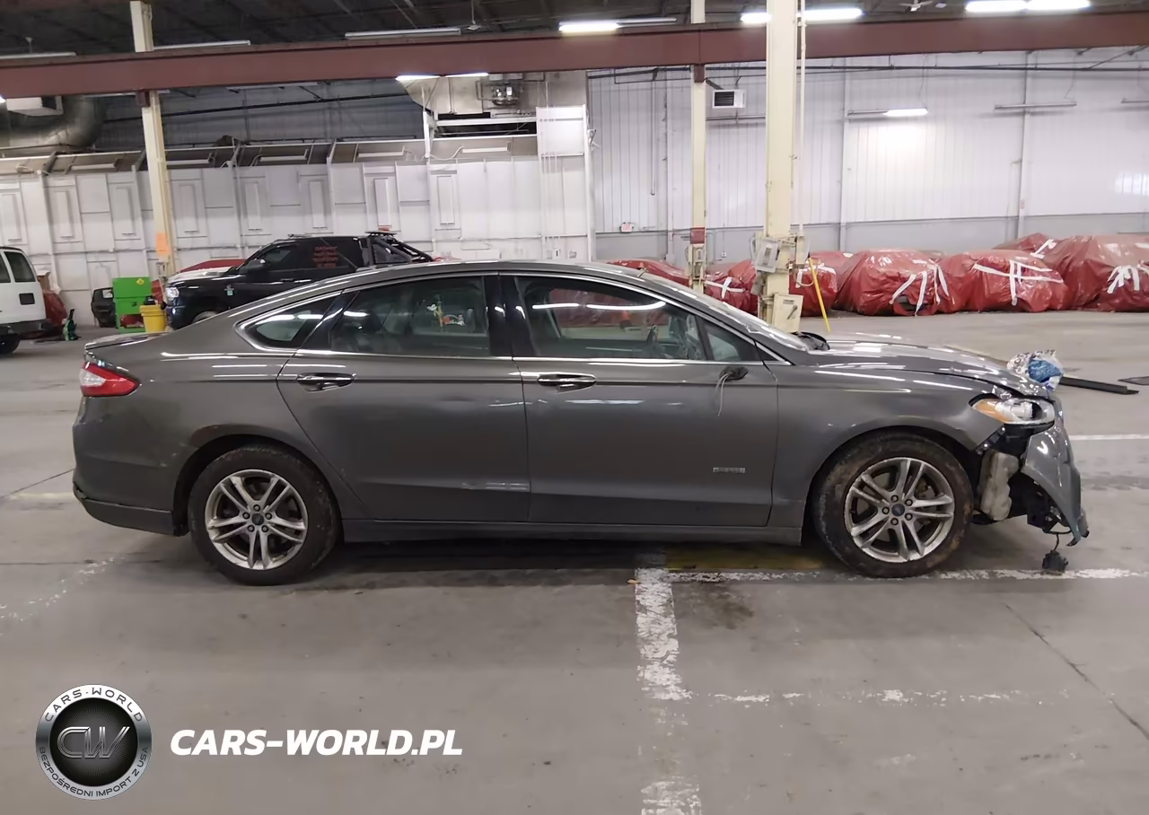2016 Ford Fusion Energi Titanium VIN:3FA6P0SU5GR134945 - 14