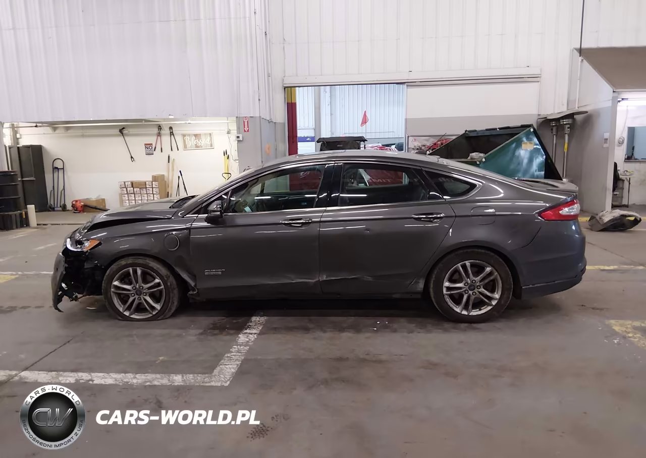2016 Ford Fusion Energi Titanium VIN:3FA6P0SU5GR134945 - 15