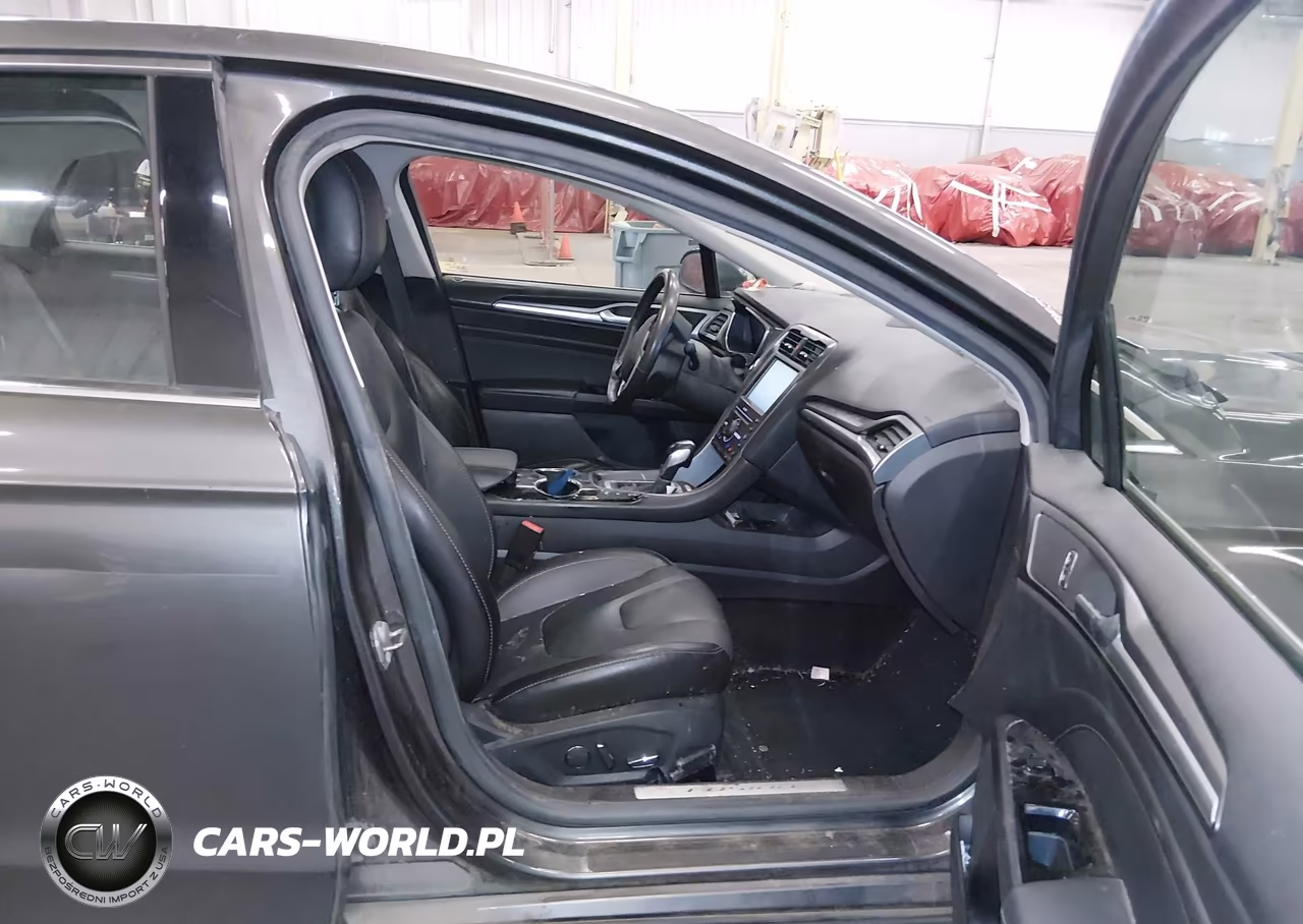 2016 Ford Fusion Energi Titanium VIN:3FA6P0SU5GR134945 - 5