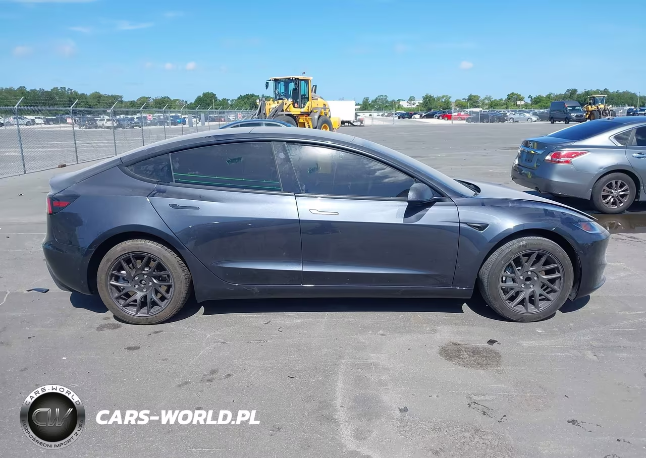 2025 Tesla Model 3 Long Range Rear-Wheel Drive-Standard Rear-Wheel Drive VIN:5YJ3E1EA4SF904685 - 14