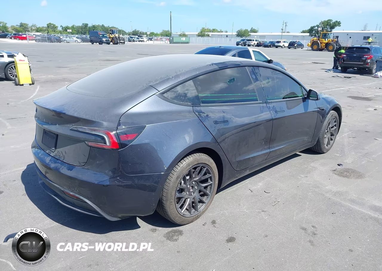 2025 Tesla Model 3 Long Range Rear-Wheel Drive-Standard Rear-Wheel Drive VIN:5YJ3E1EA4SF904685 - 4