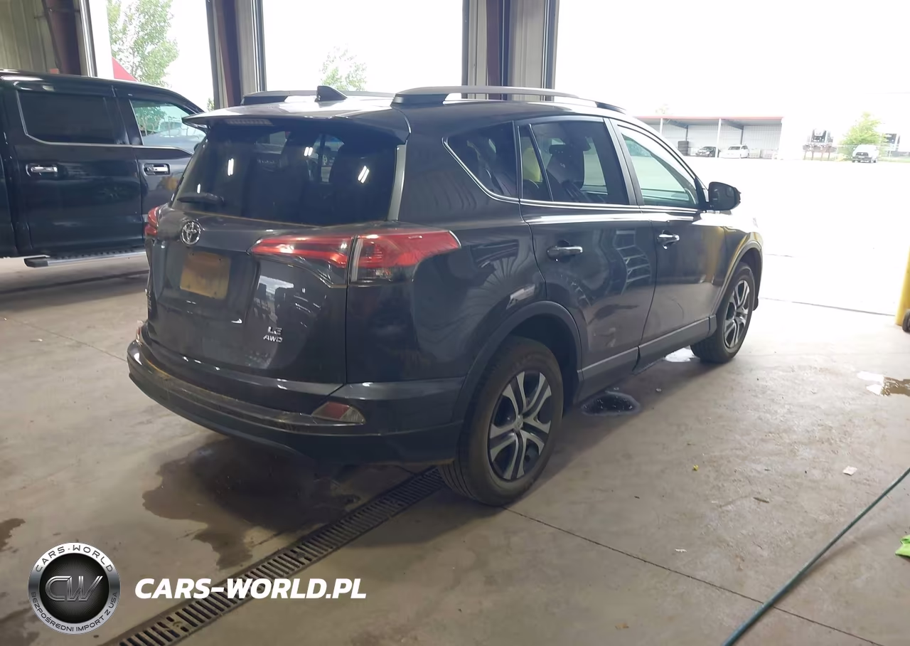 2017 Toyota Rav4 Le VIN:2T3BFREV5HW656167 - 4