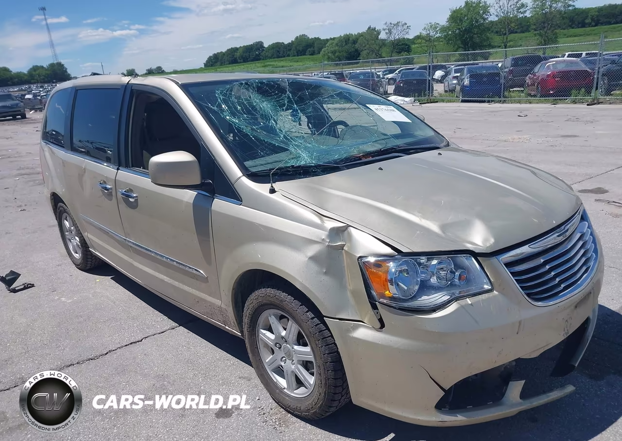 2011 Chrysler Town & Country Touring – zdjęcie 1 z 16
