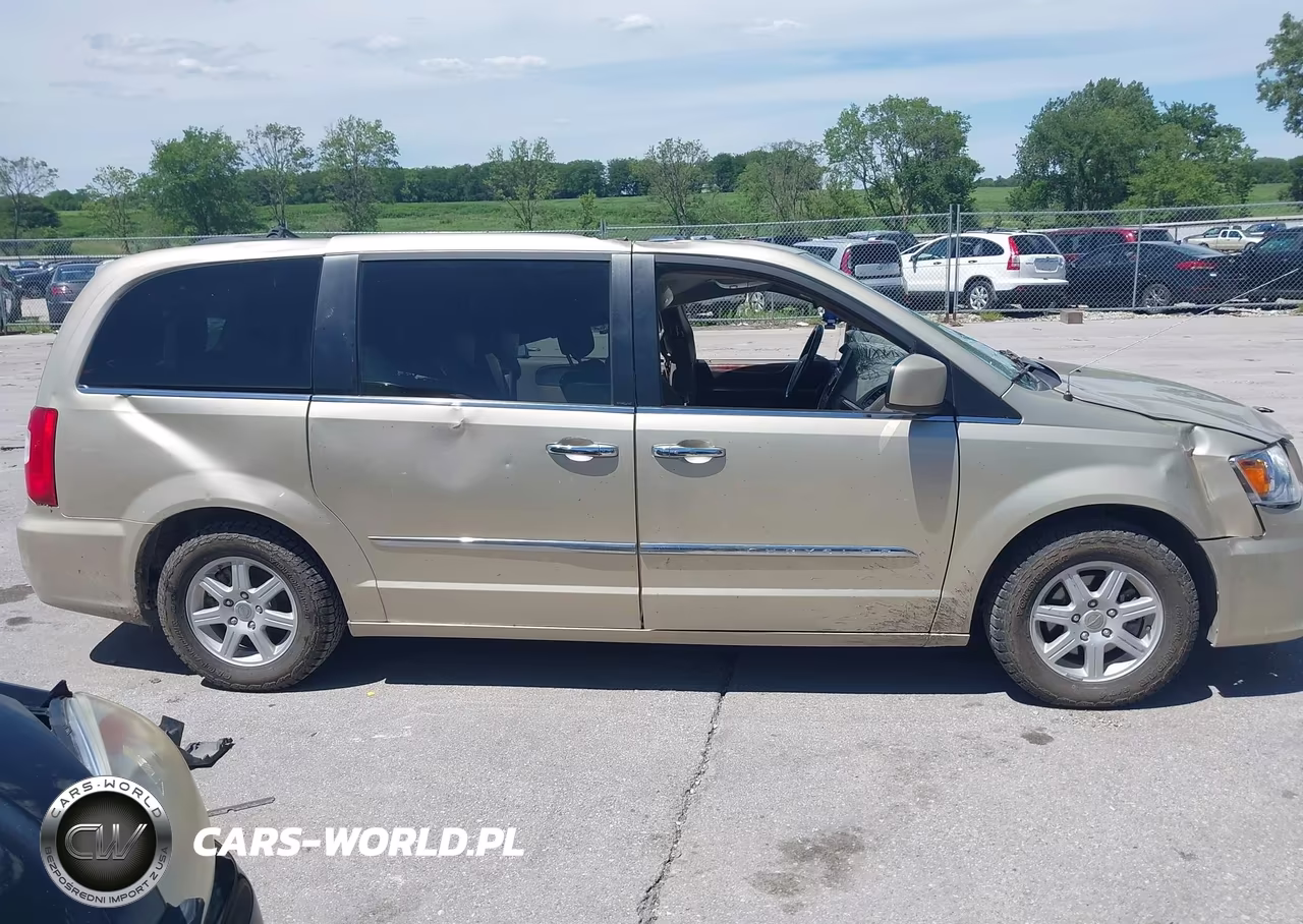 2011 Chrysler Town & Country Touring VIN:2A4RR5DG1BR798772 - 13