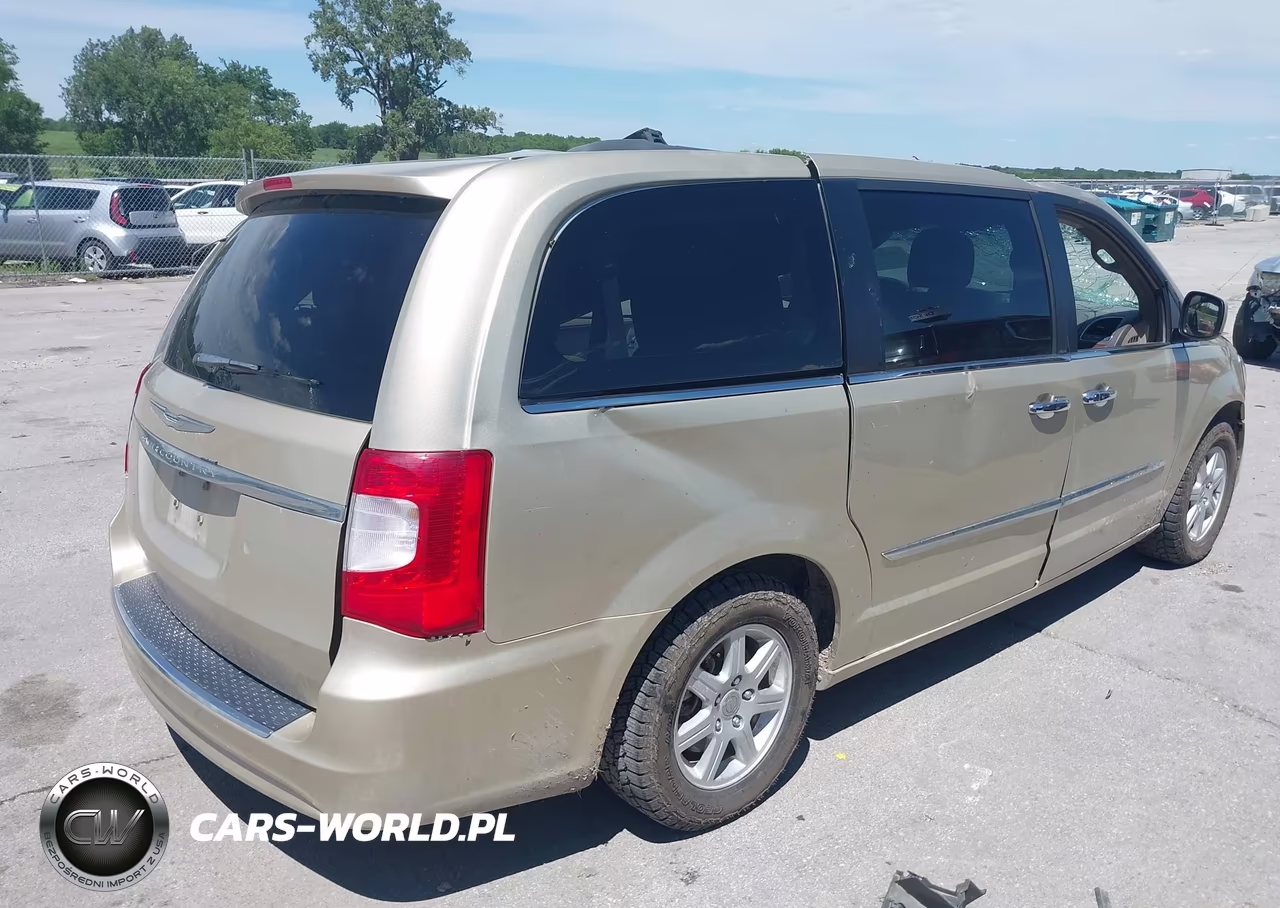 2011 Chrysler Town & Country Touring VIN:2A4RR5DG1BR798772 - 4