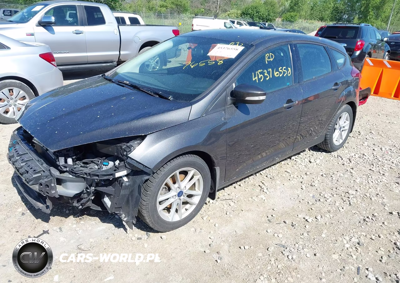 2017 Ford Focus Se VIN:1FADP3K24HL275593 - 2