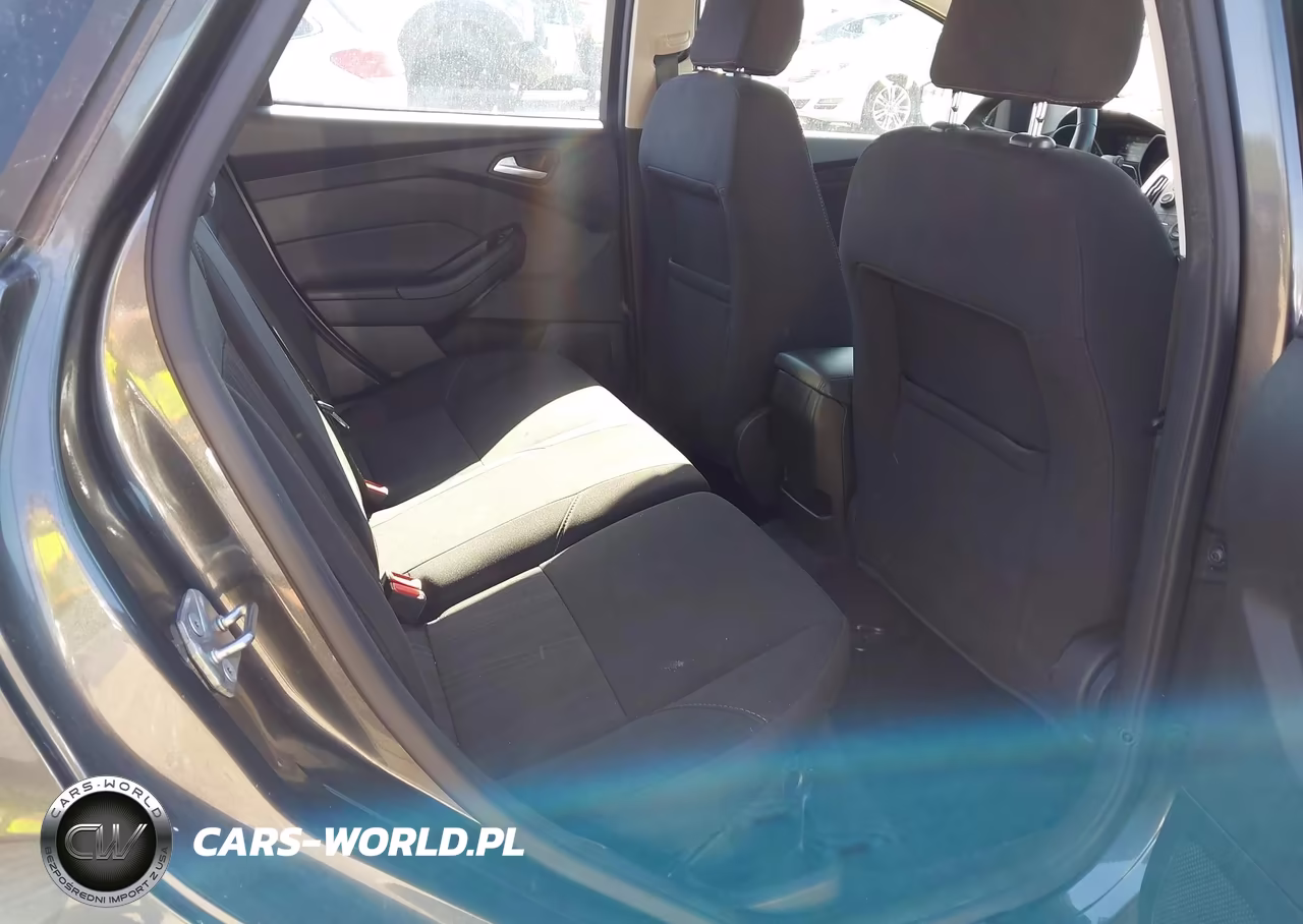 2017 Ford Focus Se VIN:1FADP3K24HL275593 - 8