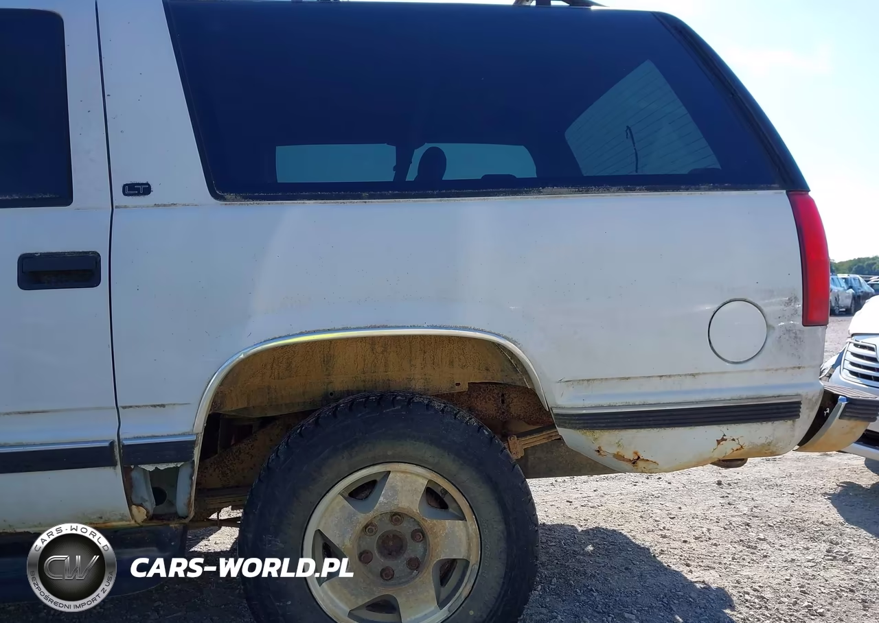 1997 Chevrolet Suburban 1500 VIN:3GNFK16RXVG182168 - 13