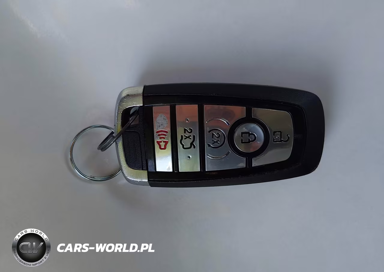 2017 Ford Fusion Energi Titanium VIN:3FA6P0SU9HR147232 - 11