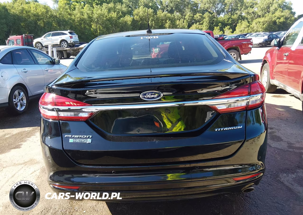 2017 Ford Fusion Energi Titanium VIN:3FA6P0SU9HR147232 - 16