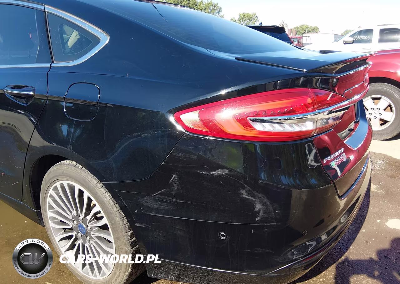2017 Ford Fusion Energi Titanium VIN:3FA6P0SU9HR147232 - 17