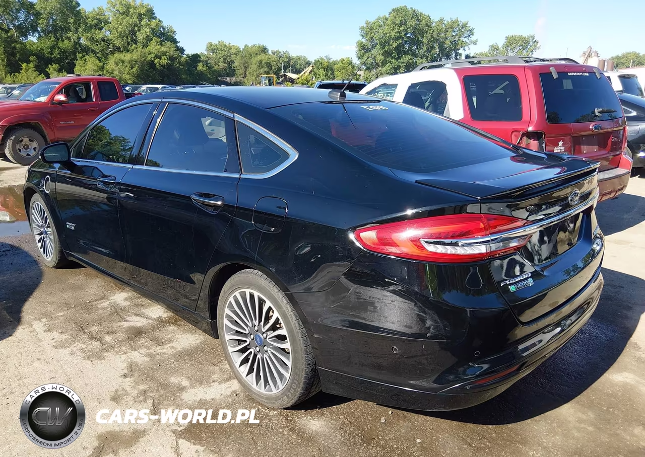 2017 Ford Fusion Energi Titanium VIN:3FA6P0SU9HR147232 - 3