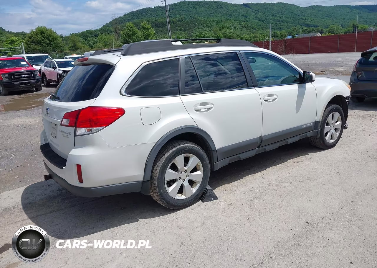 2010 Subaru Outback 2.5I Premium VIN:4S4BRBCC9A3369029 - 4