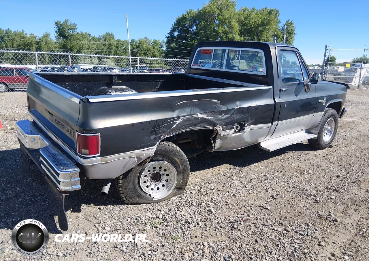 1983 Chevrolet K20 VIN:1GCGK24M0DF330466 - 4