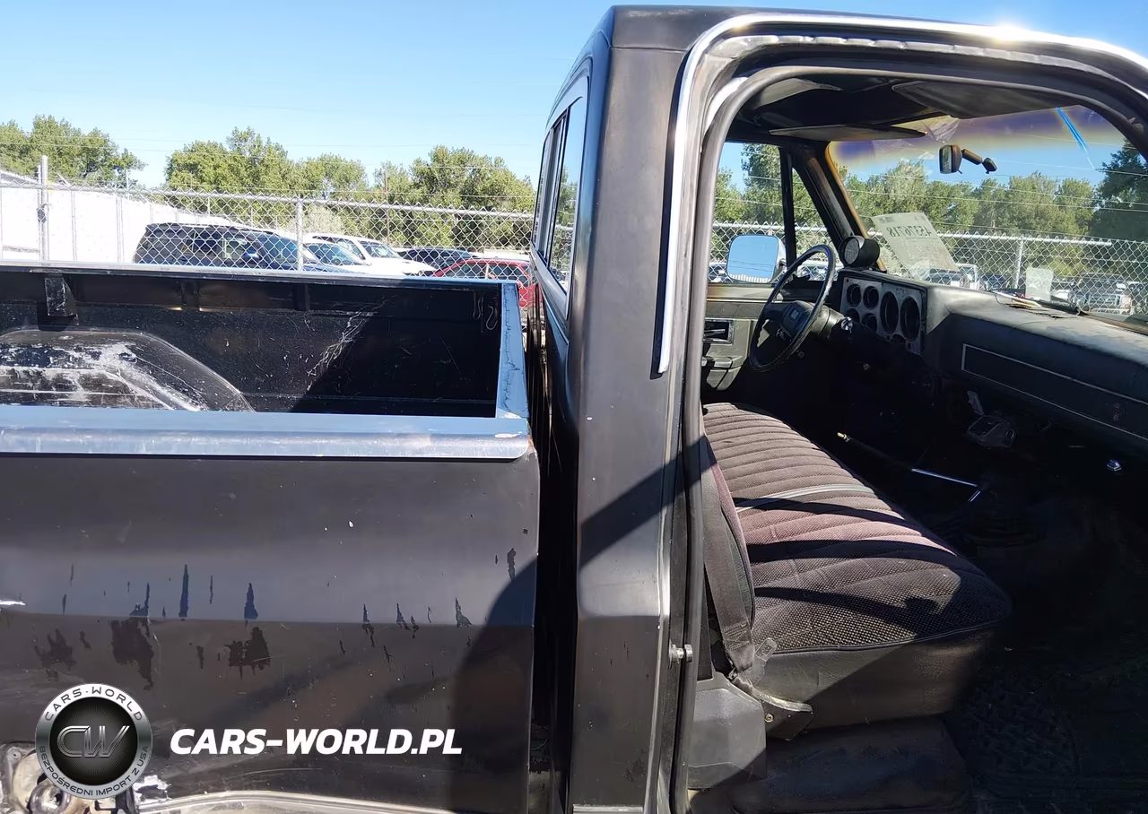 1983 Chevrolet K20 VIN:1GCGK24M0DF330466 - 8