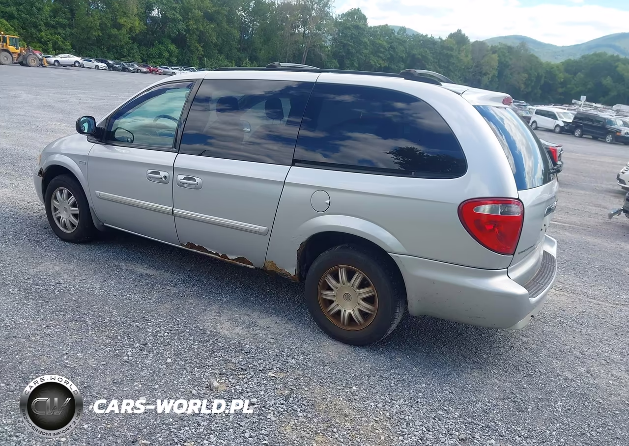 2007 Chrysler Town & Country Touring VIN:2A4GP54LX7R197913 - 3
