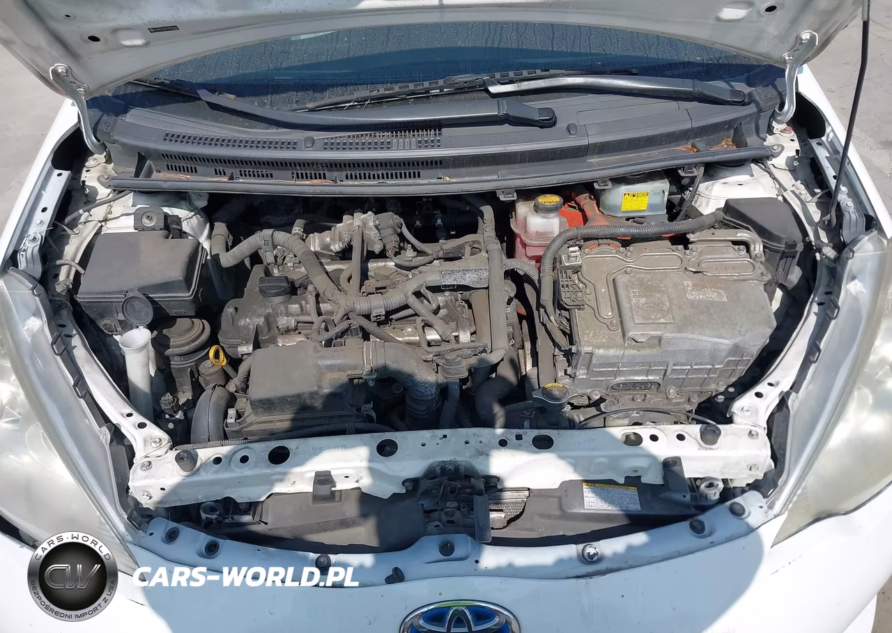 2013 Toyota Prius C One VIN:JTDKDTB31D1555996 - 10