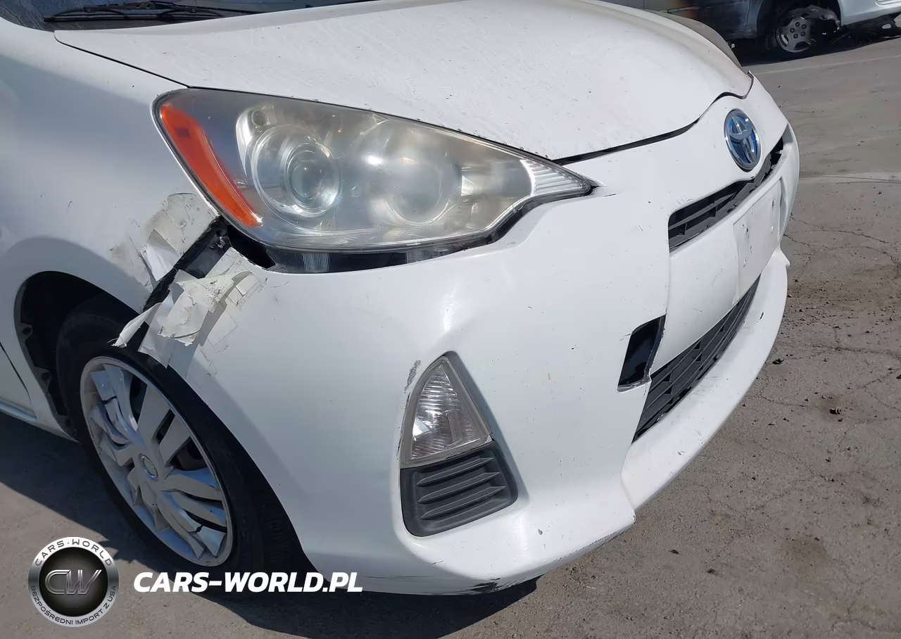 2013 Toyota Prius C One VIN:JTDKDTB31D1555996 - 6