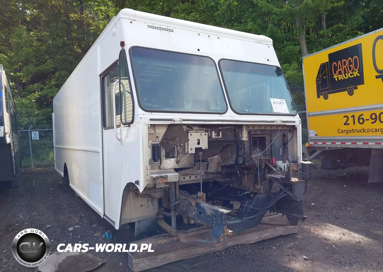 2015 Ford F-59 Commercial Stripped