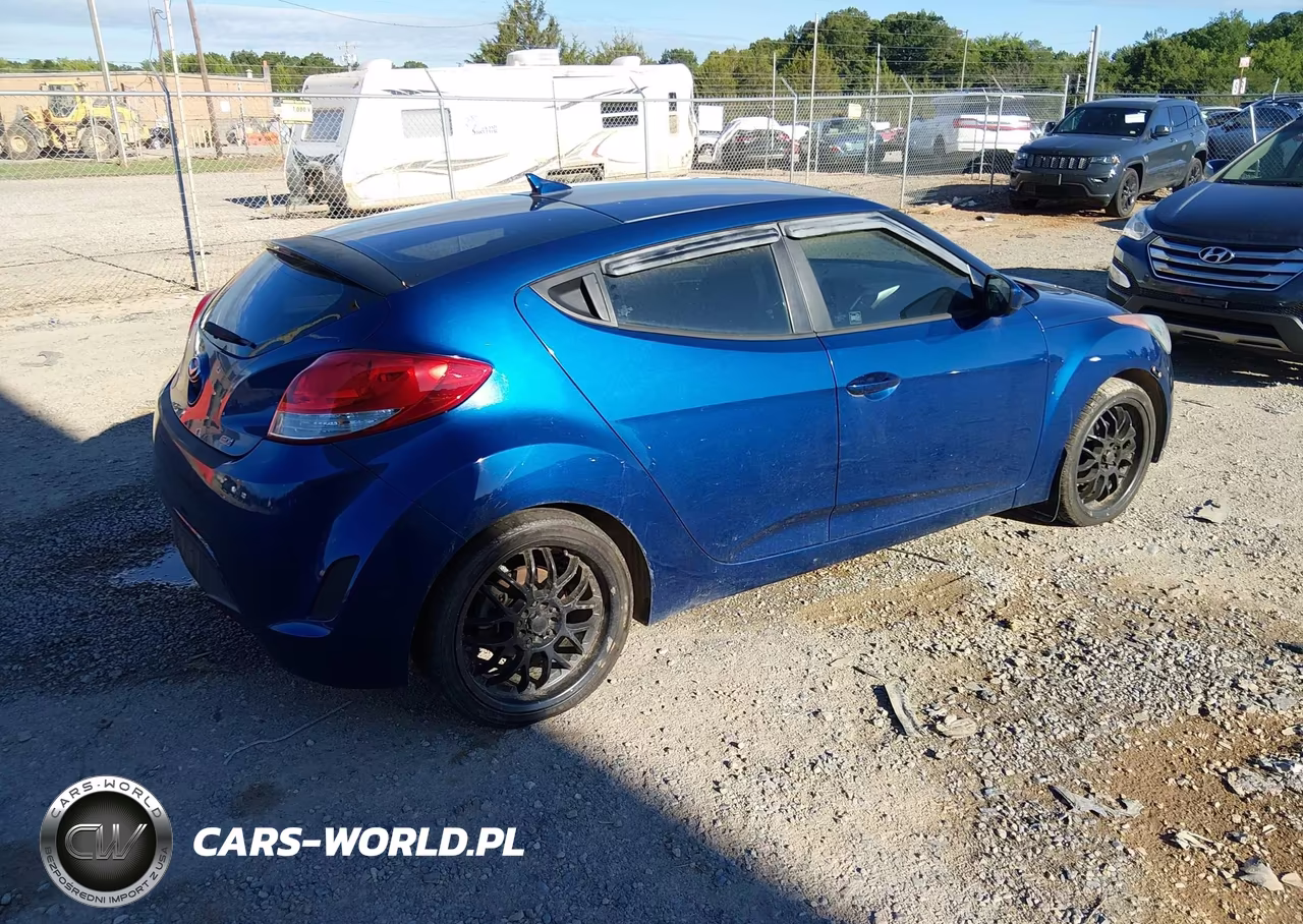 2017 Hyundai Veloster VIN:KMHTC6AD8HU309482 - 4