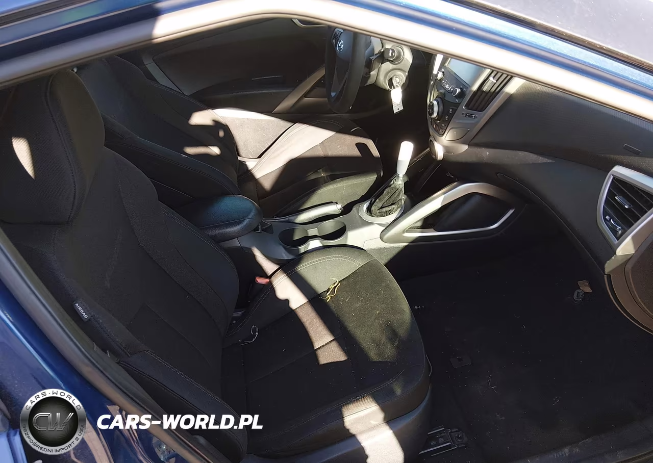 2017 Hyundai Veloster VIN:KMHTC6AD8HU309482 - 5