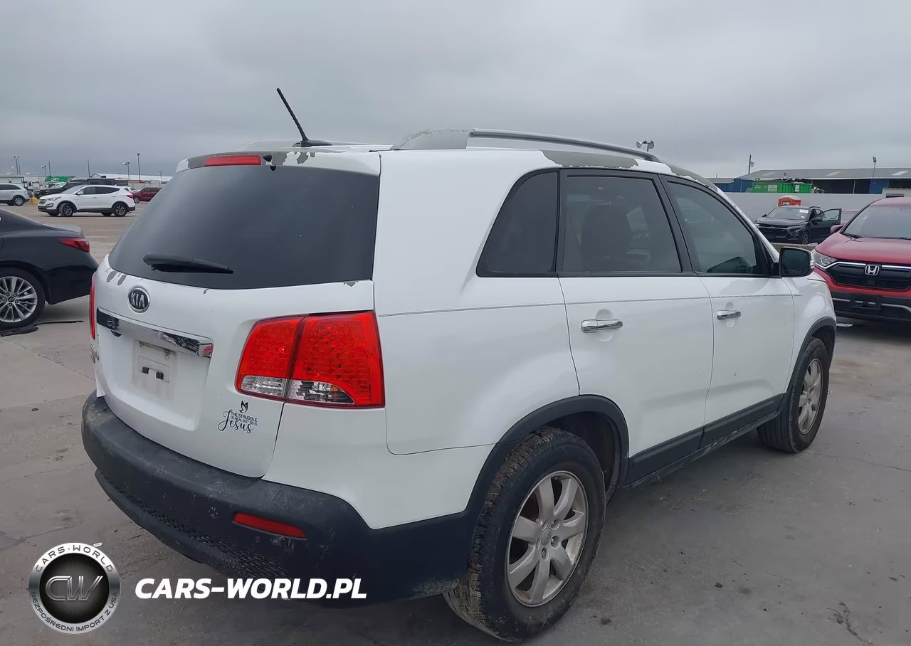 2013 Kia Sorento Lx VIN:5XYKT3A65DG414363 - 4